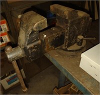 Heavy Mount Bench Table Vise