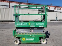 2015 SkyJack SJ111-3219 19ft Scissor Lift