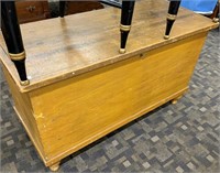 Yellow Grain Painted Blanket Chest (Turned Feet)
