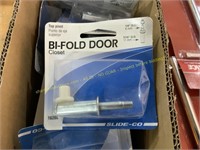 Box of bifold door pivots