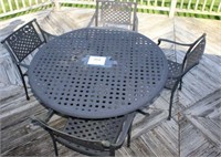 Metal Patio Table w Chairs