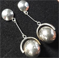 10g  Silver  Earrings