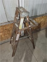 Wood Step Ladder