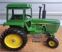 Ertl John Deere Die Cast Tractor