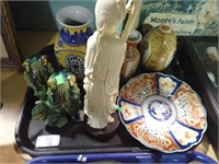 ORIENTAL LOT W/ MAJOLICA FOO DOGS