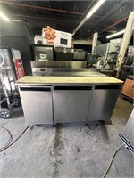 DELFIELD 60" COMMERCIAL PIZZA USED PREP TABLE UNIT