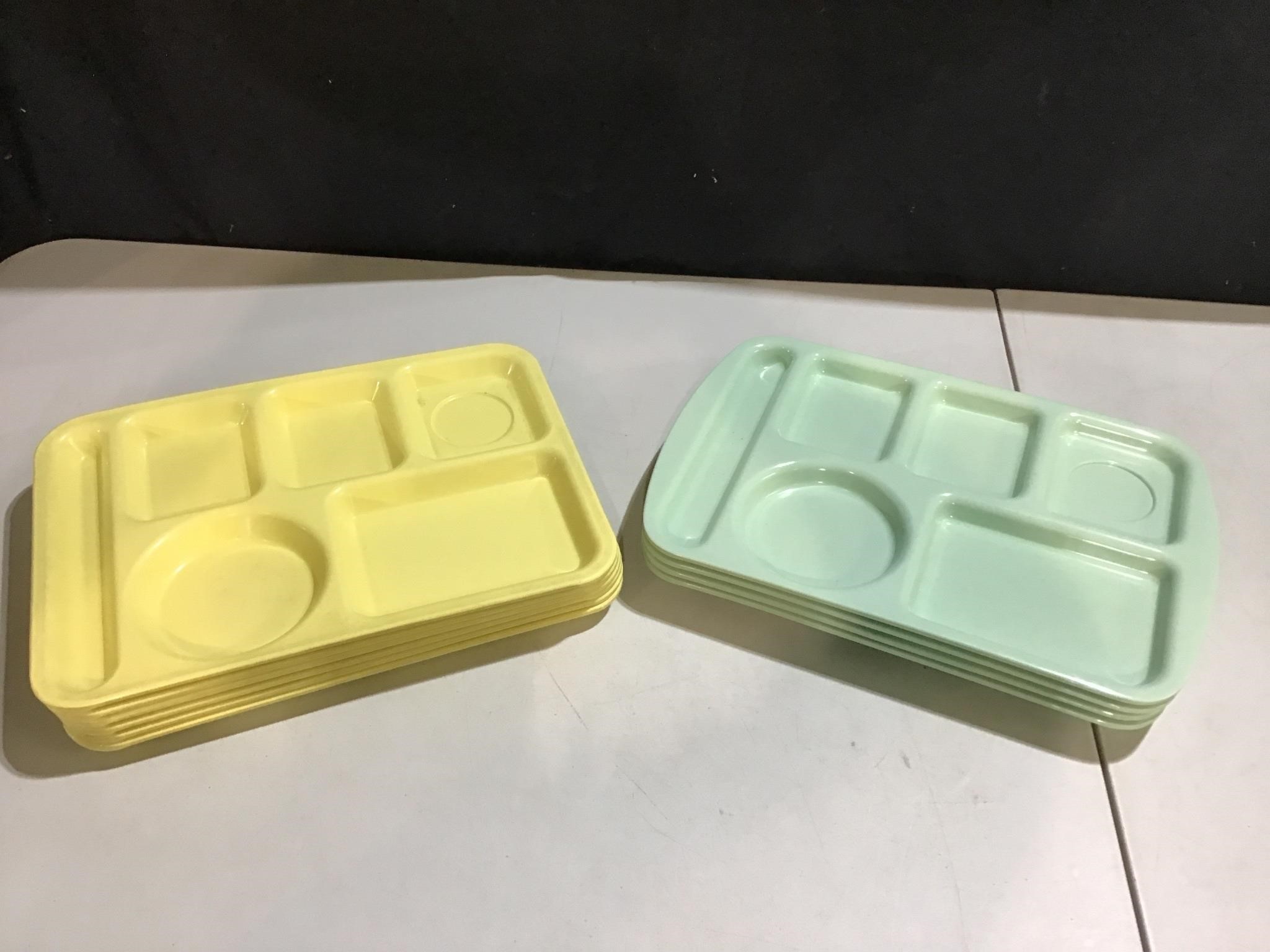 Cafeteria style trays; yellow/6, green/4