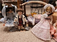 6 Assorted Dolls with Canopy Bed