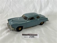 AMT, 1952 Studebaker, Key Wind, Blue 1:20