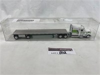 UK, Freightliner Cascadia Classic, W flat bed