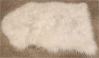 J - FAUX FUR RUG 24X35" (M6)