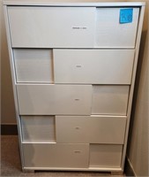 J - 5-DRAWER DRESSER (R18)