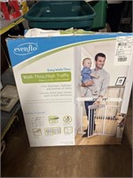 New evenflow, easy walk-through, baby gate