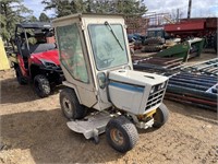 Cub Cadet 1914 Hydro Lawn Tractor