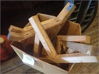 (5) Wooden Brackets