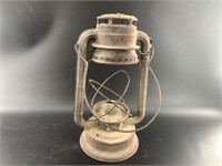 Dietz RR lantern in poor condition 13.25"