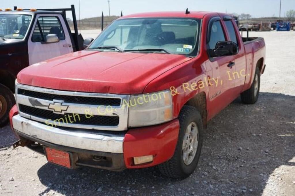 2008 CHEVY SILVERADO 4X4 PICKUP