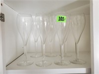 Wine glasses (7)