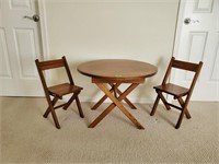 Child table & chairs (2)
