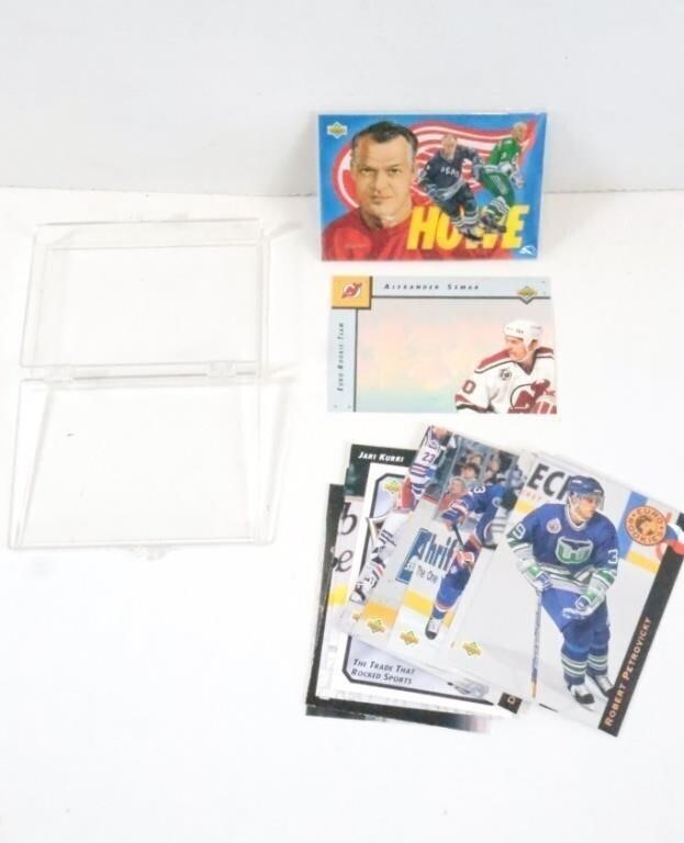 COLLECTIBLE Assorted Hockey Cards in Plastic Case