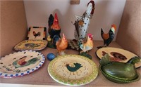 Q - LOT OF ROOSTER FIGURINES & PLATES, HEN DISH