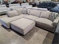 Thomasville - 6 PC Grey Fabric Sectional W/Pilows