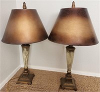 Q - PAIR OF MATCHING TABLE LAMPS (M2)