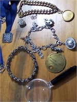 Z - MIXED LOT OF COSTUME JEWELRY & MAGNIFYER (A9)