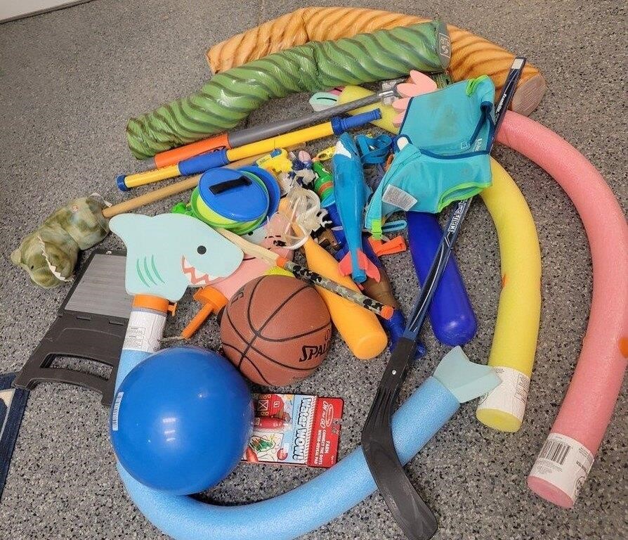 J - LOT OF POOL TOYS