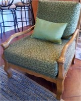 Q - OCCASIONAL CHAIR W/ PILLOW (L7)