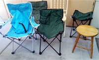 Q - LOT OF 4 FOLDING CHAIRS & 2 STOOLS (G16)