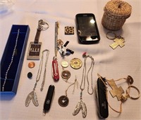Q - MIXED LOT OF COLLECTIBLES (J18)