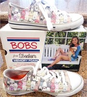 Q - PAIR OF BOBS SHOES SIZE 6 (K40)