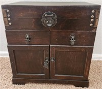 Q - VINTAGE CHEST 15X9X14" (M7)