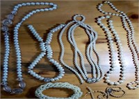 Z - MIXED LOT OF COSTUME JEWELRY (A22)