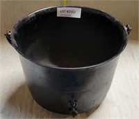 BLACK CAST IRON OUTDOOR COOKING POT