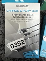 DREAM GEAR CHARGE AND PLAY DUO RETAIL $19
