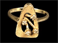 14K Gold Ring w Diamonds