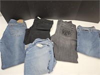 Women Sz. 15 Jeans, Levis, Others (5)