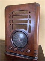 Zenith tubed long distance wood case radio