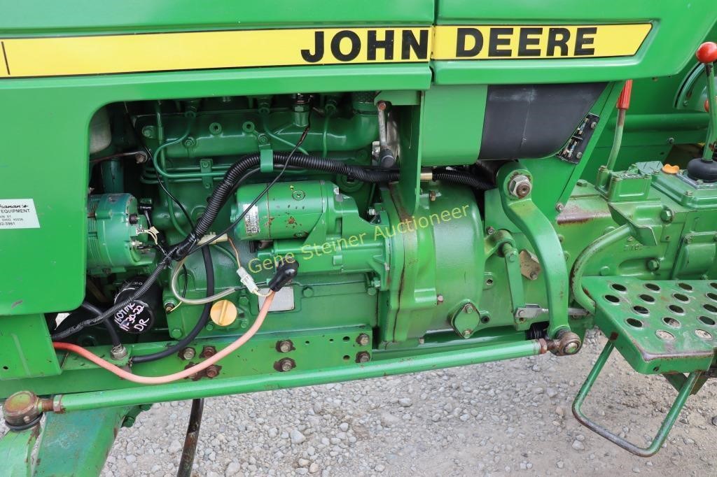 John Deere 1050 Tractor 4WD