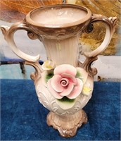 11 - VINTAGE CERAMIC VASE (D256)