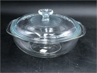 Pyrex baking bowl with lid