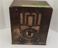 Vintage RCA Radio. No cord. 13"x8"x15"