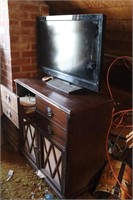 Sansui 32" TV, Vintage Airline Radio/Turntable