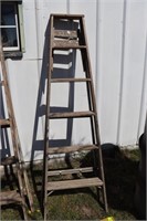 Wood 6' Step Ladder