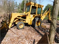 JOHN DEERE BACKHOE WITH EXTRA BUCKET