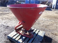 Cosmo P500 Fertilizer Spreader