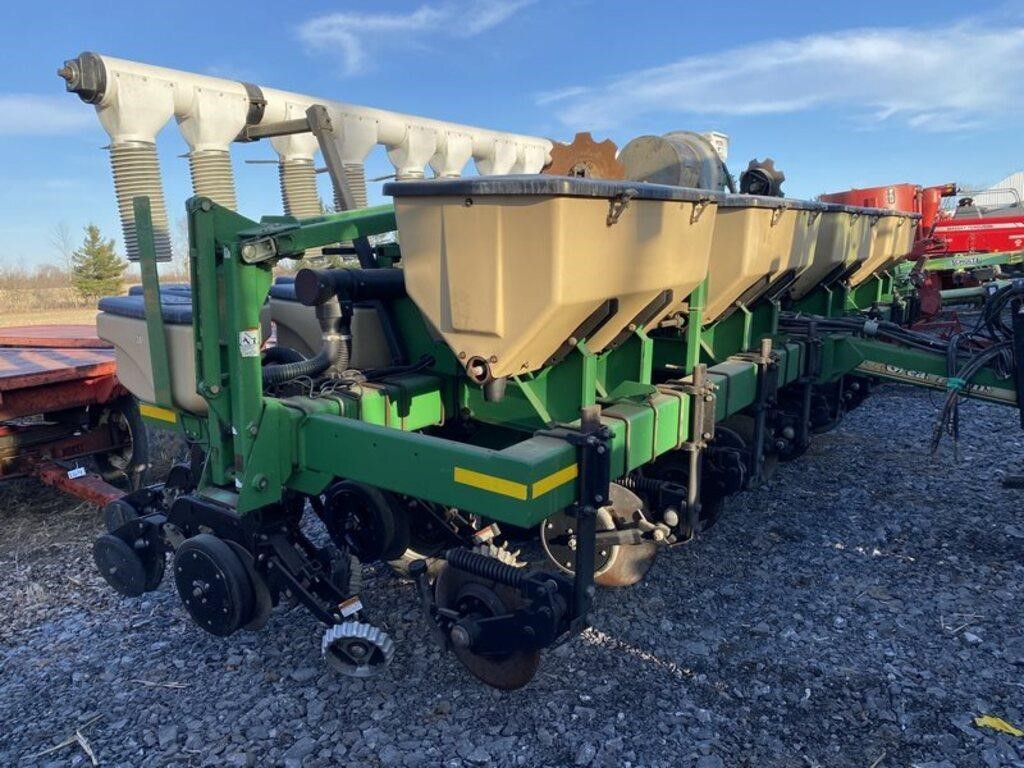 Great Plains YP825A-16TR 8/16 twin row planter