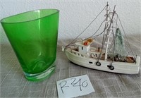 K - MODEL SHIP & VASE (R2 40)